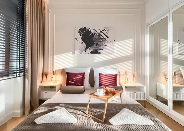 Апартаменти Heart Of Next To Old Market Square Познань